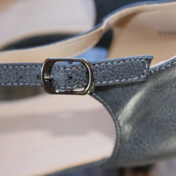 Journee Collection Bettie Tru Comfort ALMOND Toe Mid Heel Pumps Grey 9 NWOB - Picture 11 of 14